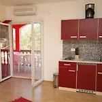 With A Parking Space Vinisce, Trogir - 4886 Apartman