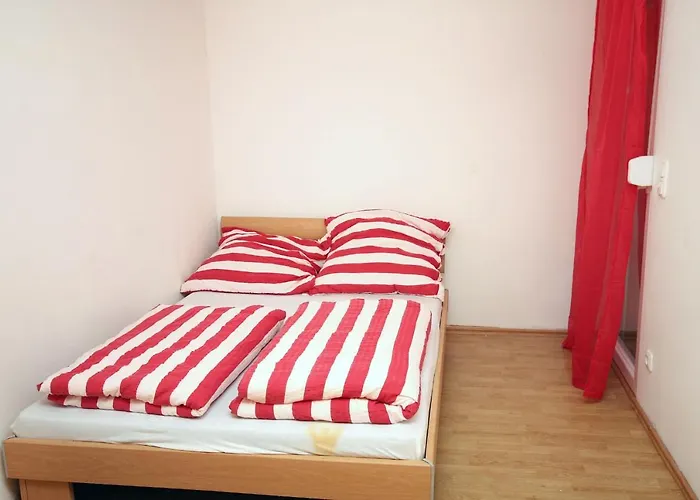 Appartement With A Parking Space Vinisce, Trogir - 4886 *