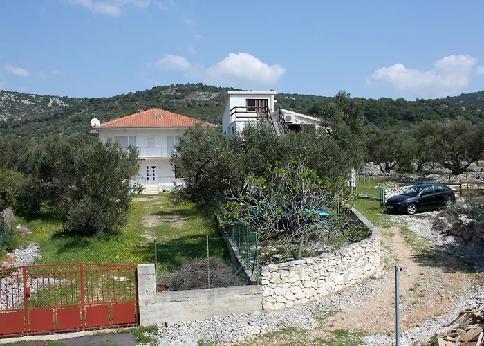 With A Parking Space Vinisce, Trogir - 4886 Appartement Vinišće