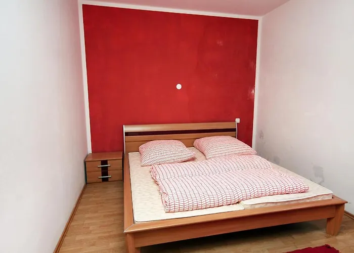 Appartement With A Parking Space Vinisce, Trogir - 4886 Vinišće