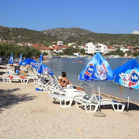 With A Parking Space Vinisce, Trogir - 4886 Apartment