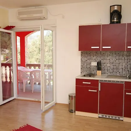 With A Parking Space Vinisce, Trogir - 4886 Apartment