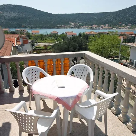 With A Parking Space Vinisce, Trogir - 4886 Apartment