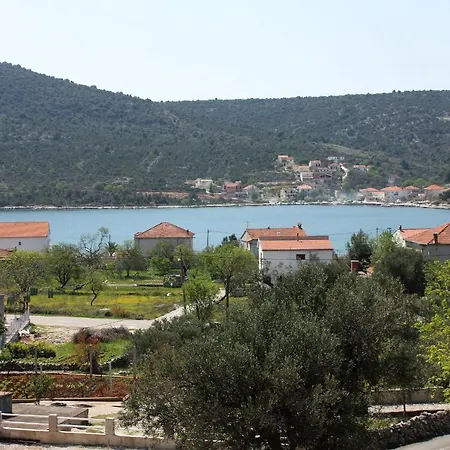 With A Parking Space Vinisce, Trogir - 4886